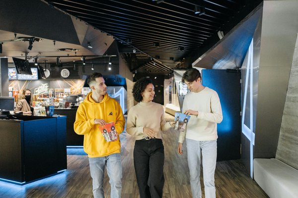 Astuces Pratiques et Originales pour Camper Heureusement avec Vos Animaux de Compagnie